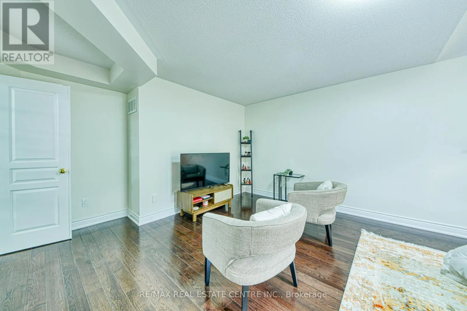 3100 COUNTRY LANE
