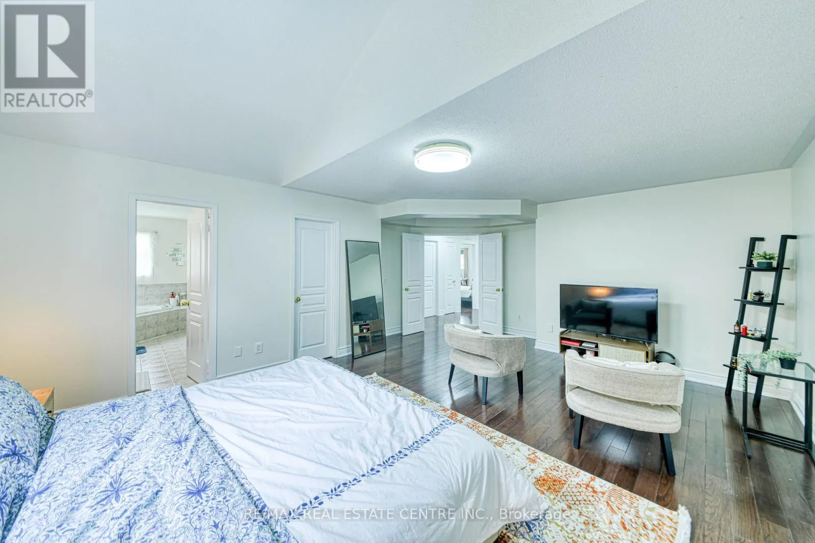 3100 COUNTRY LANE