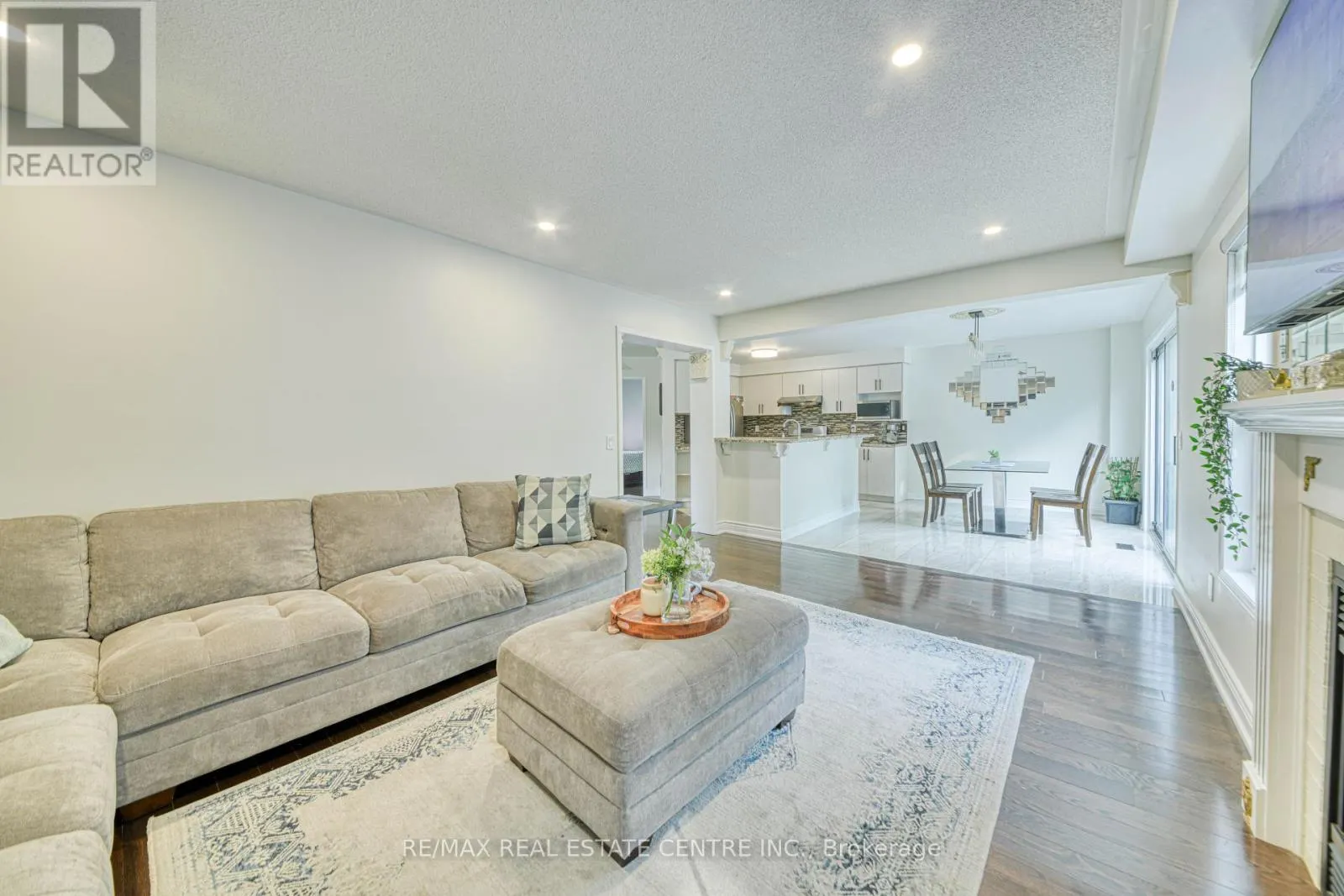 3100 COUNTRY LANE