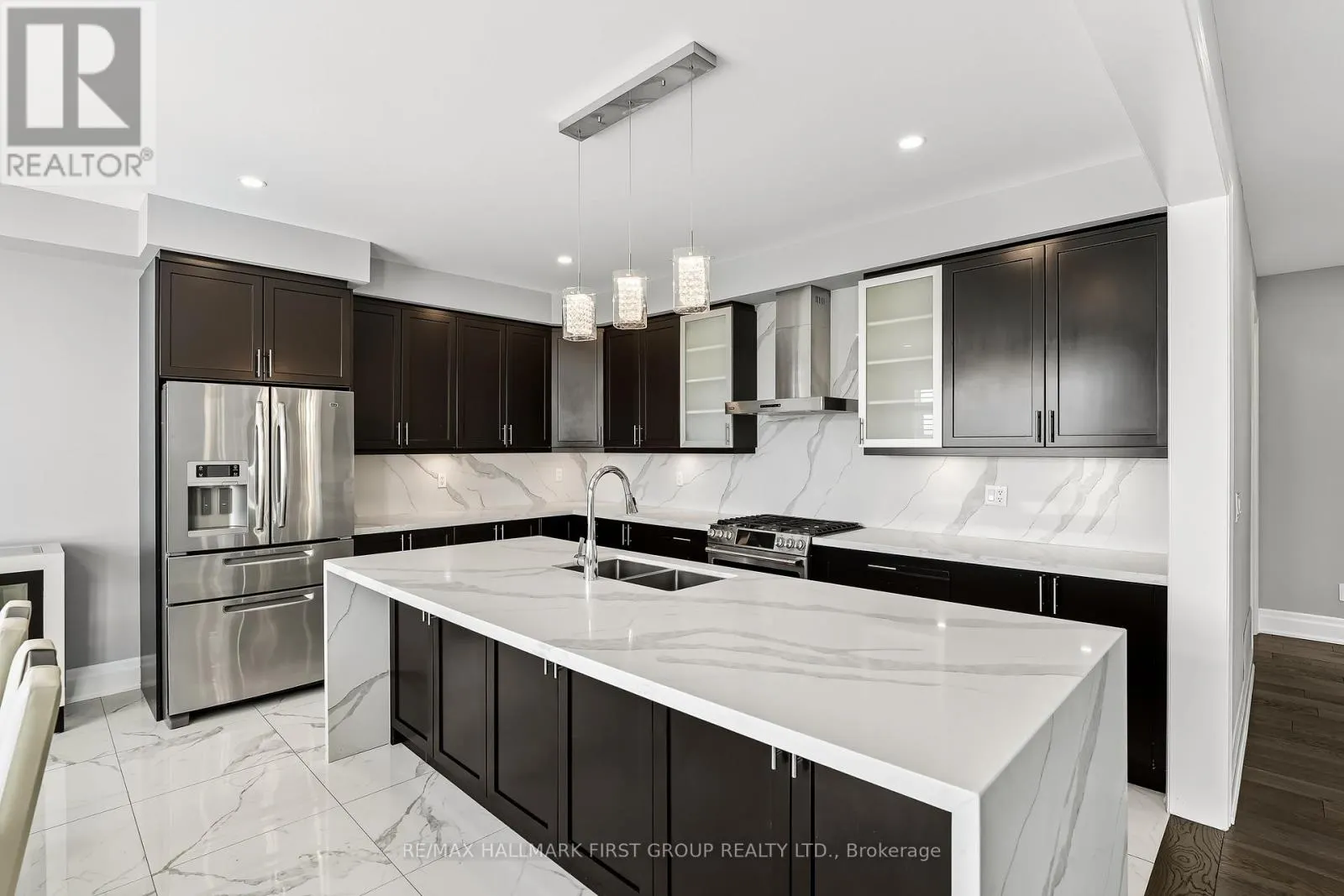 MAIN & UPPER - 19 PURDY PLACE