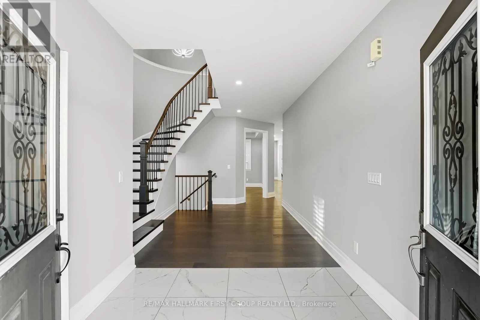 MAIN & UPPER - 19 PURDY PLACE