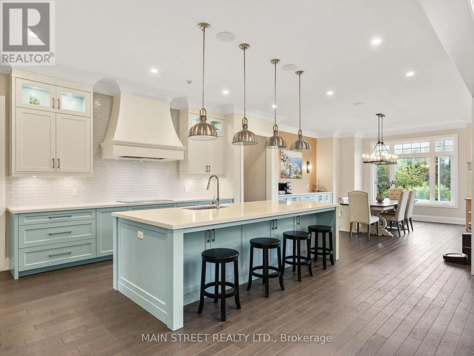 21 DEXSHIRE DRIVE