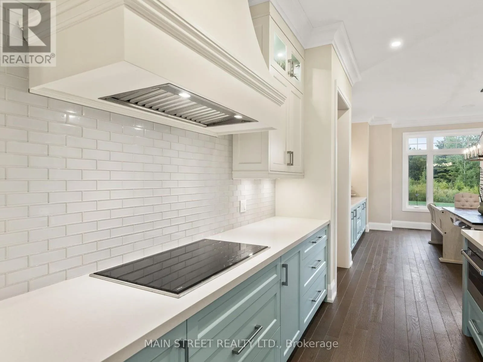 21 DEXSHIRE DRIVE