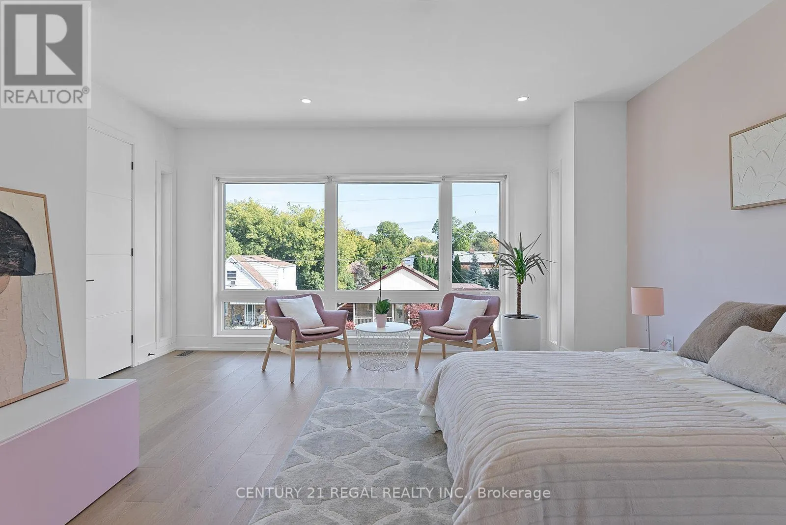 84 BEXHILL AVENUE