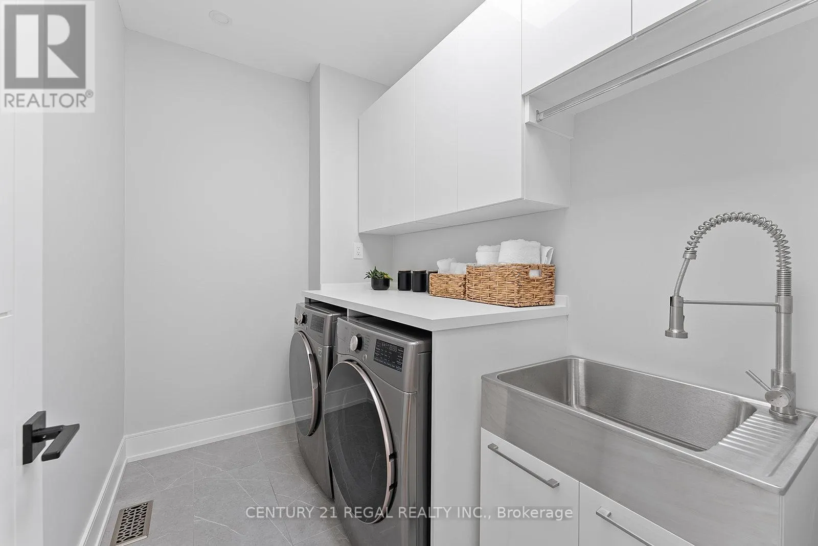 84 BEXHILL AVENUE