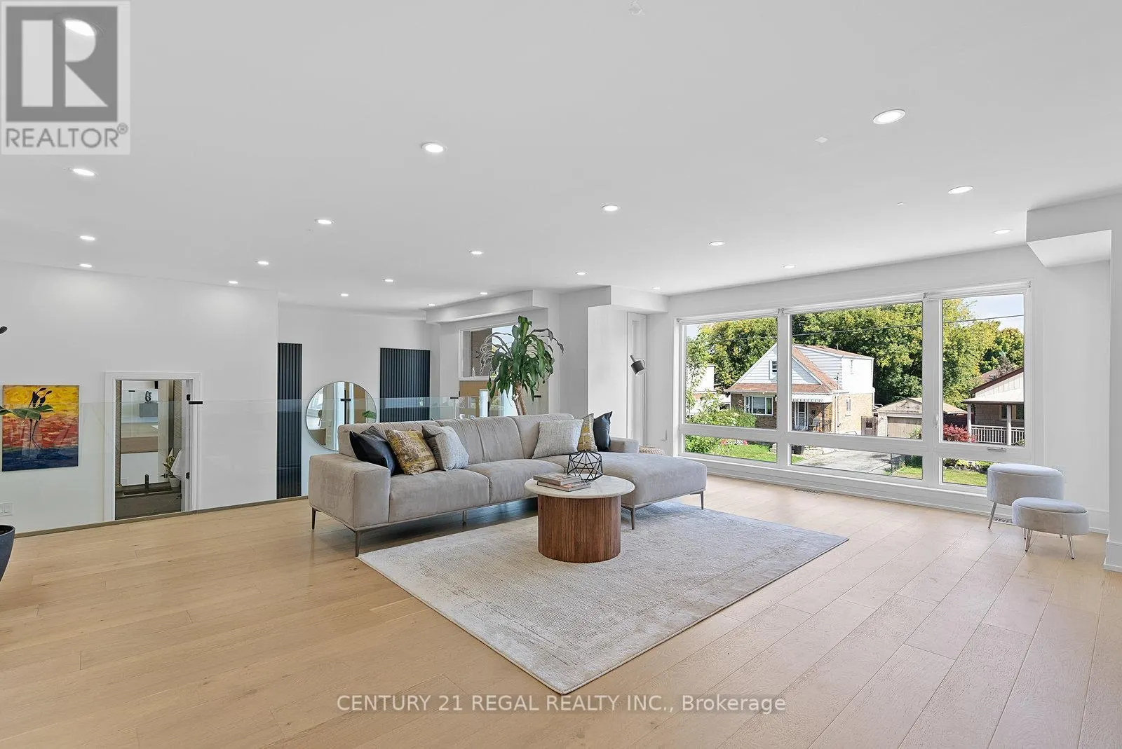 84 BEXHILL AVENUE