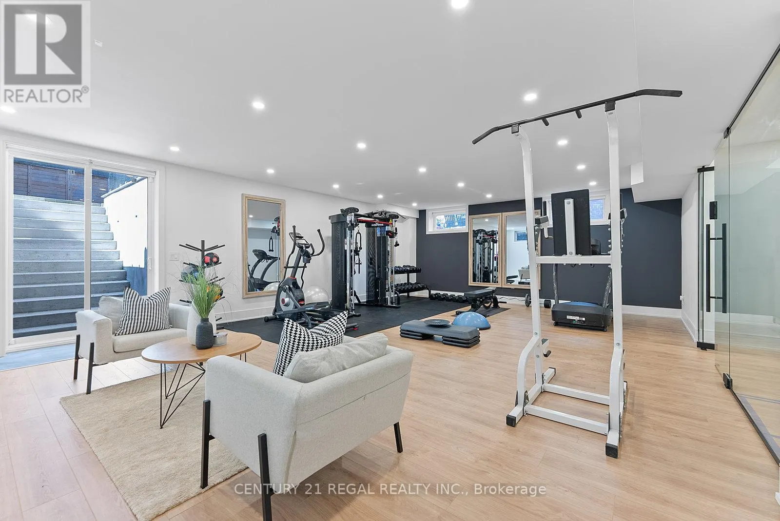 84 BEXHILL AVENUE
