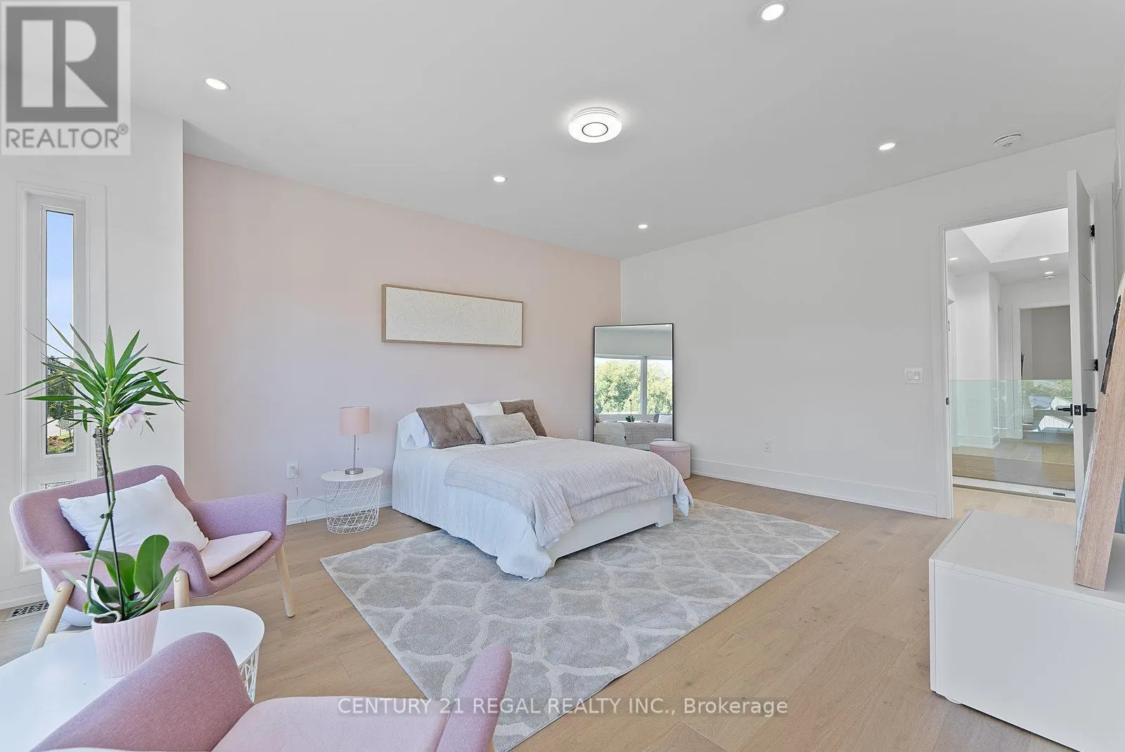 84 BEXHILL AVENUE