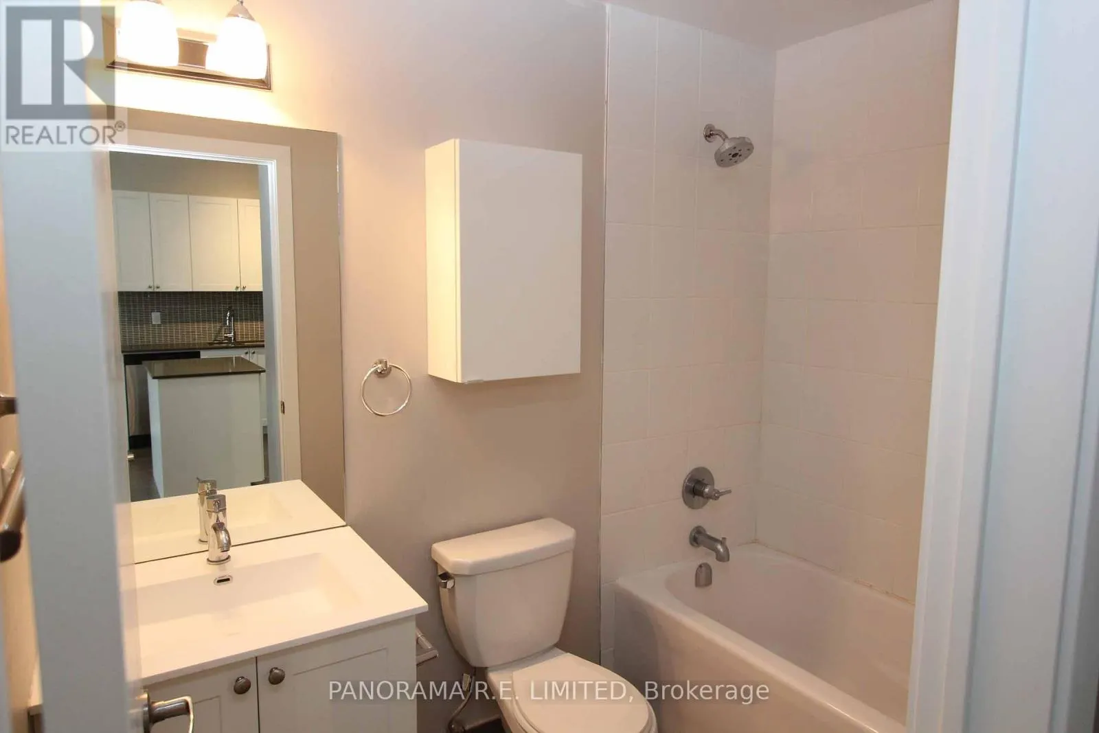318 - 3560 ST CLAIR AVENUE E