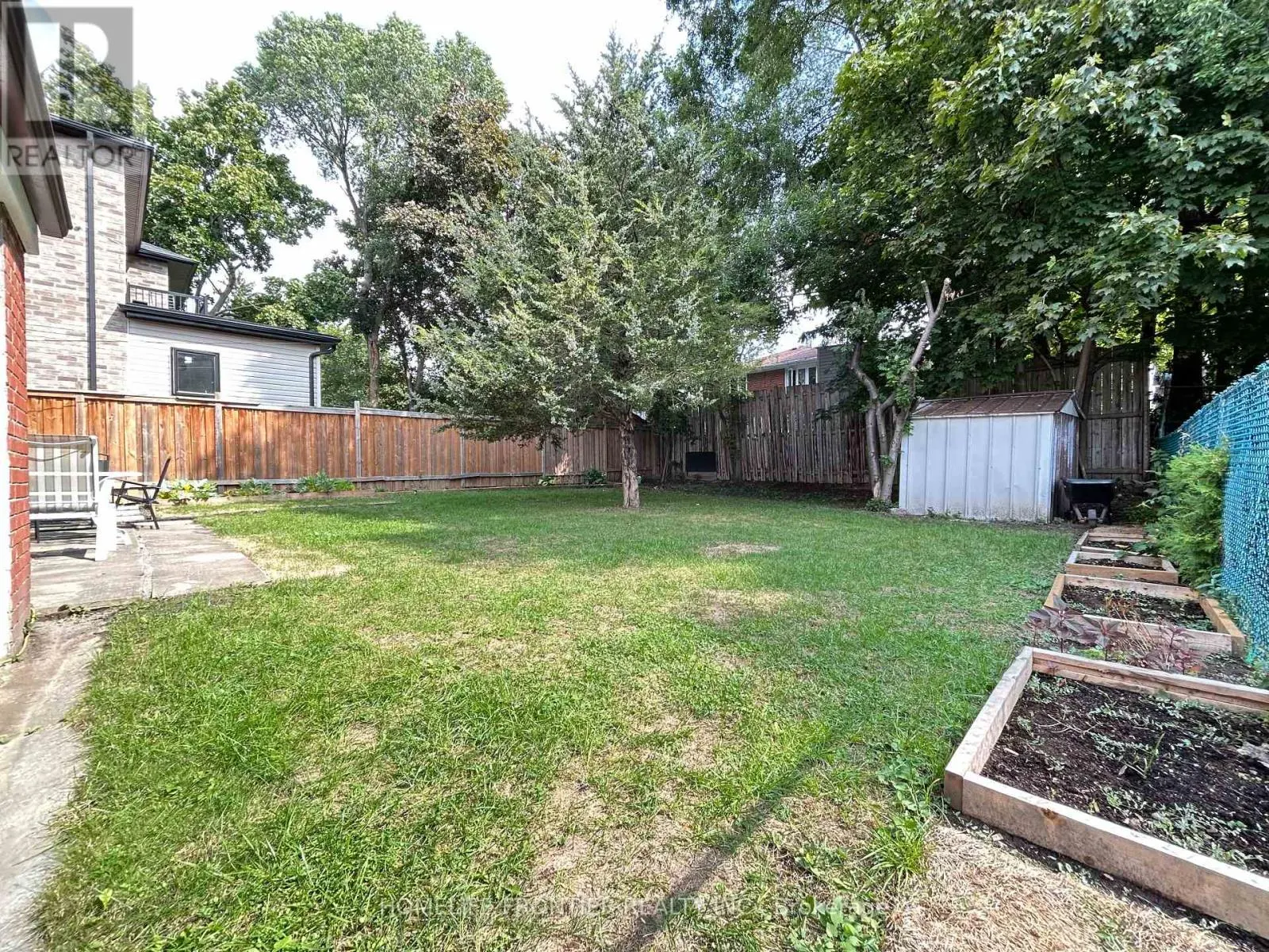 27 RENSBURG DRIVE