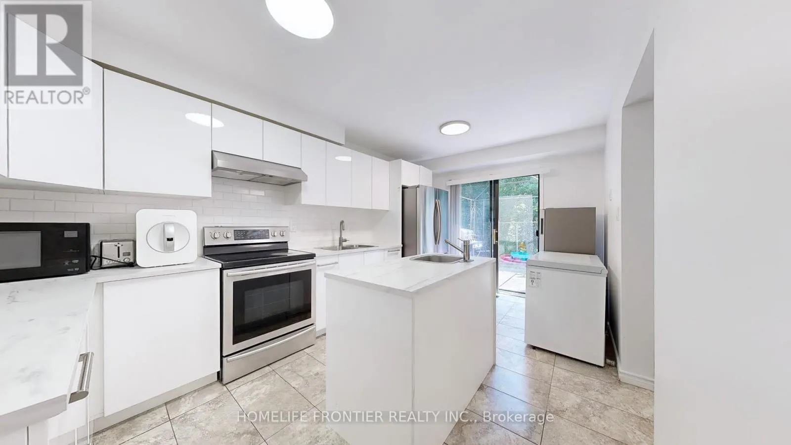 1644 HOLLY HEDGE DRIVE