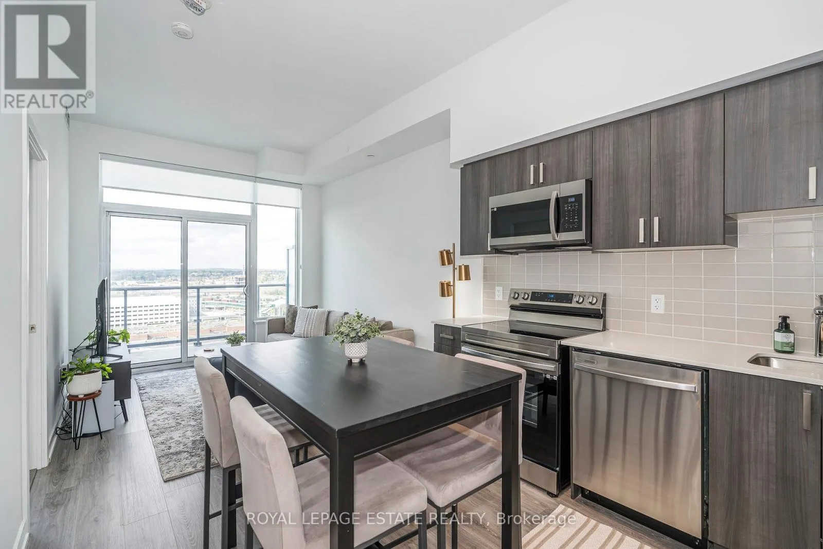 1703 - 1480 BAYLY STREET