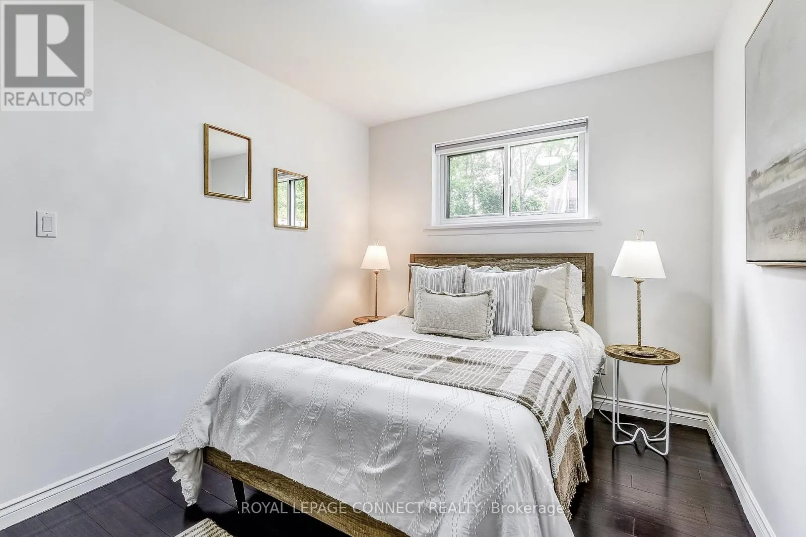 22 RAVINE PARK CRESCENT