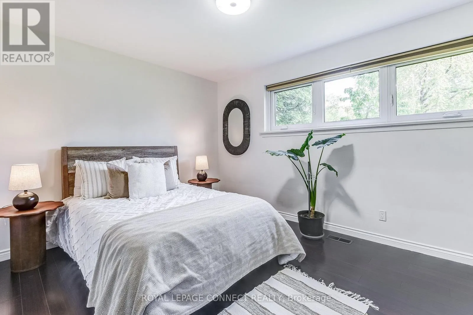22 RAVINE PARK CRESCENT