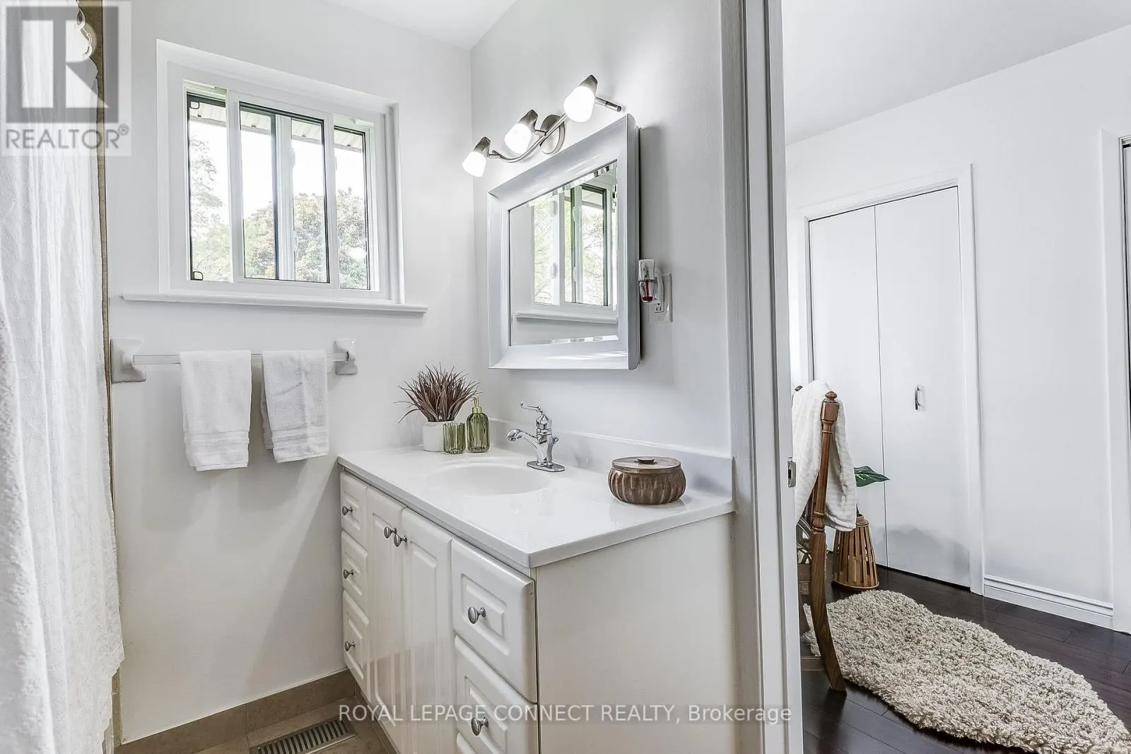 22 RAVINE PARK CRESCENT