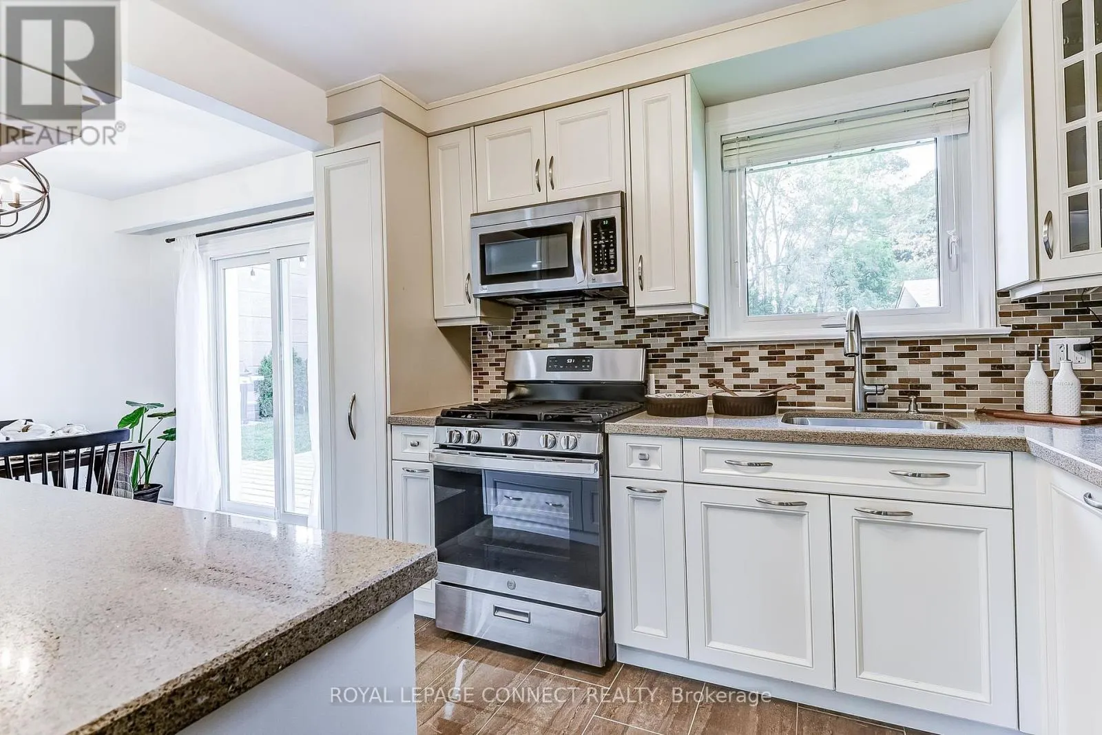 22 RAVINE PARK CRESCENT