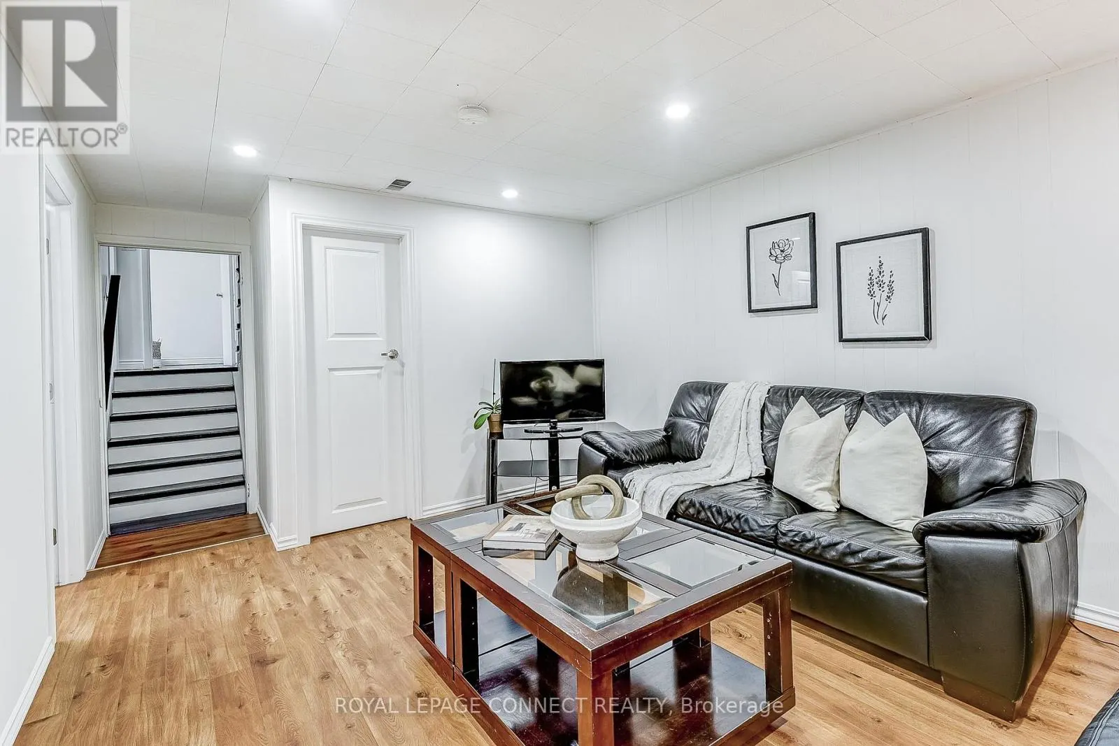 22 RAVINE PARK CRESCENT