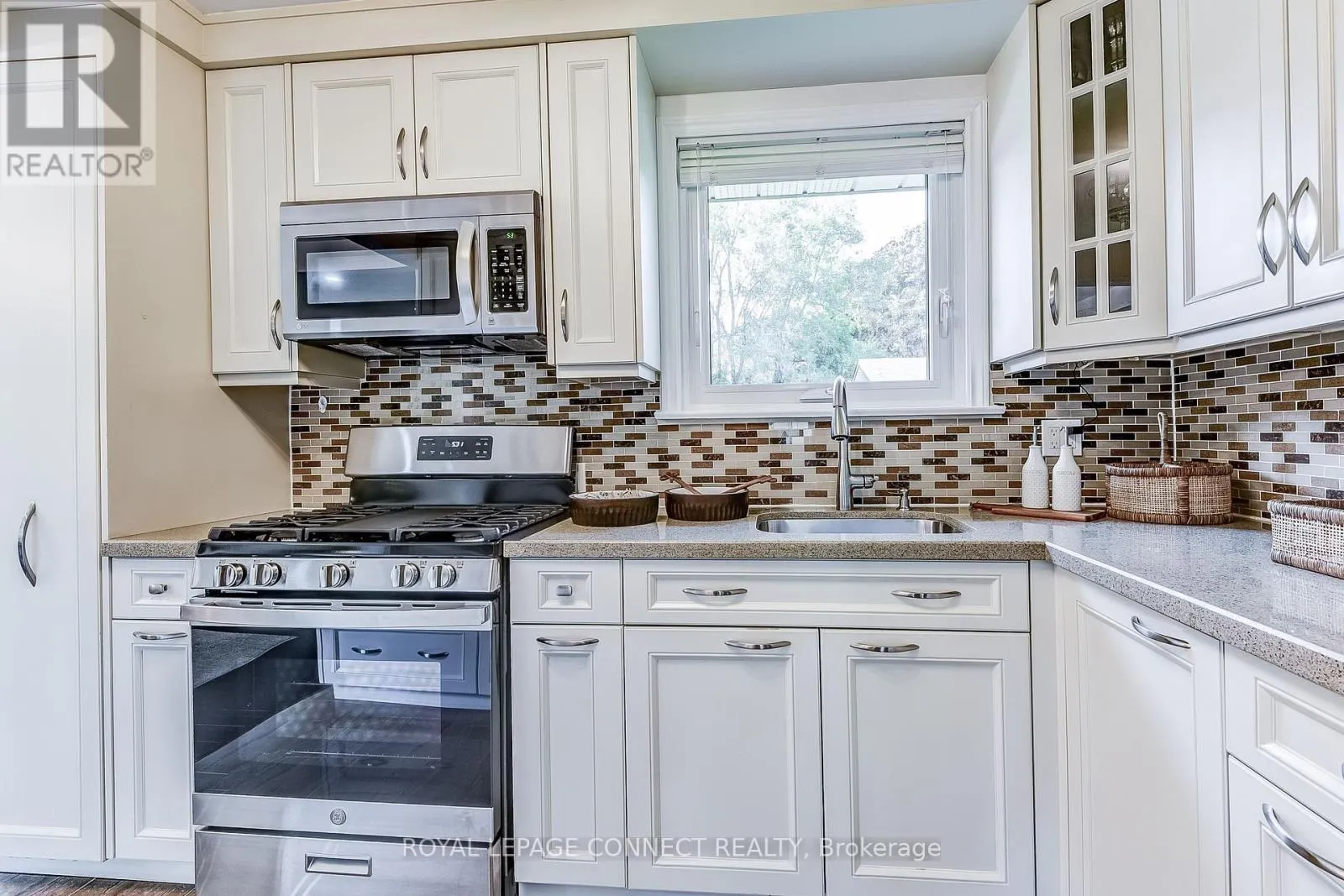 22 RAVINE PARK CRESCENT