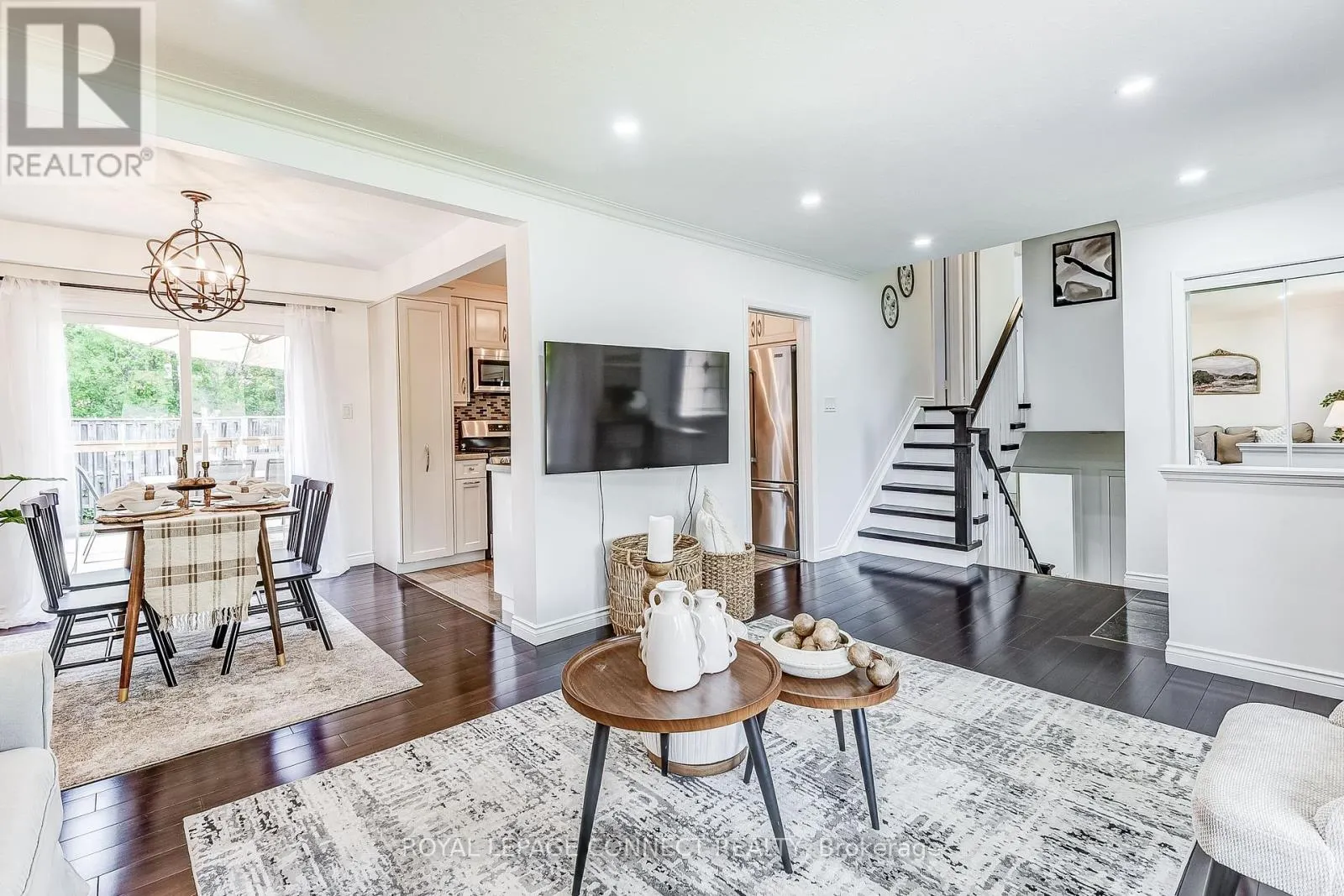 22 RAVINE PARK CRESCENT
