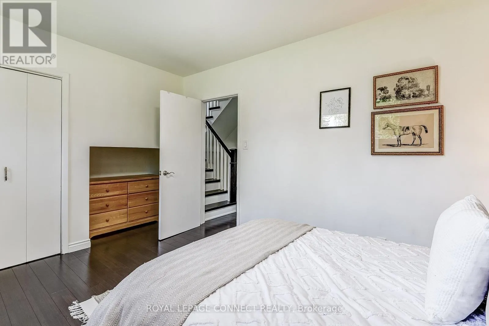 22 RAVINE PARK CRESCENT