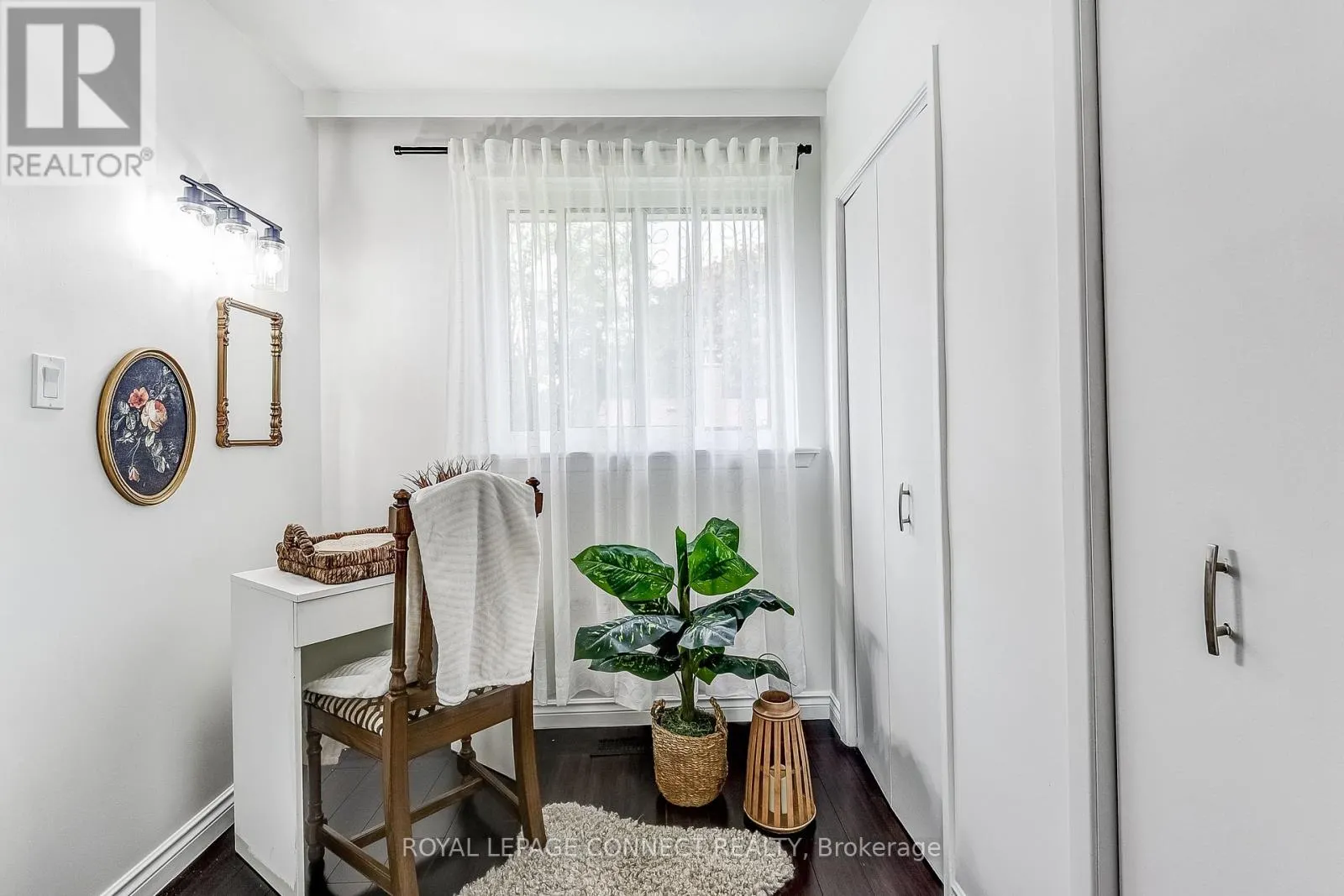 22 RAVINE PARK CRESCENT