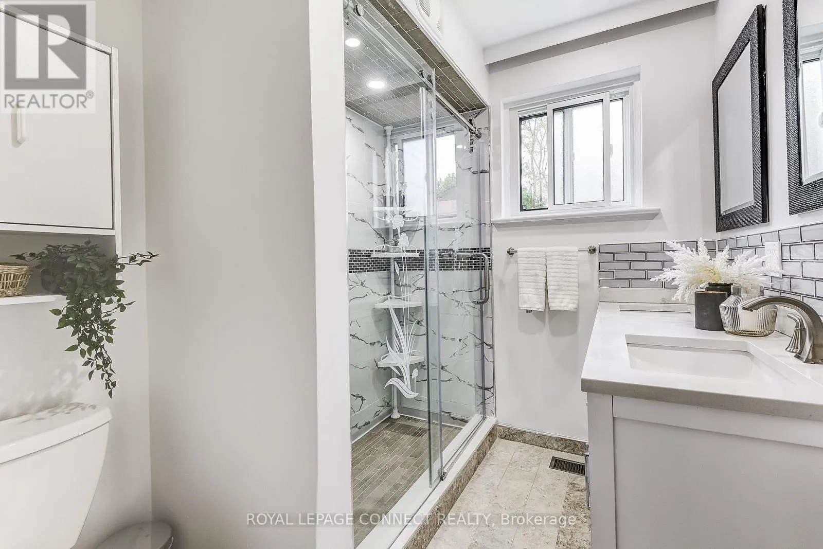 22 RAVINE PARK CRESCENT