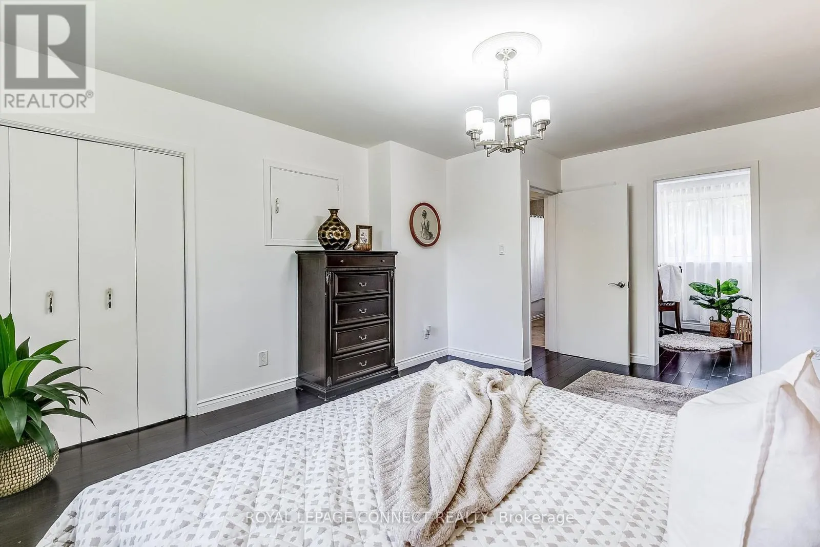 22 RAVINE PARK CRESCENT