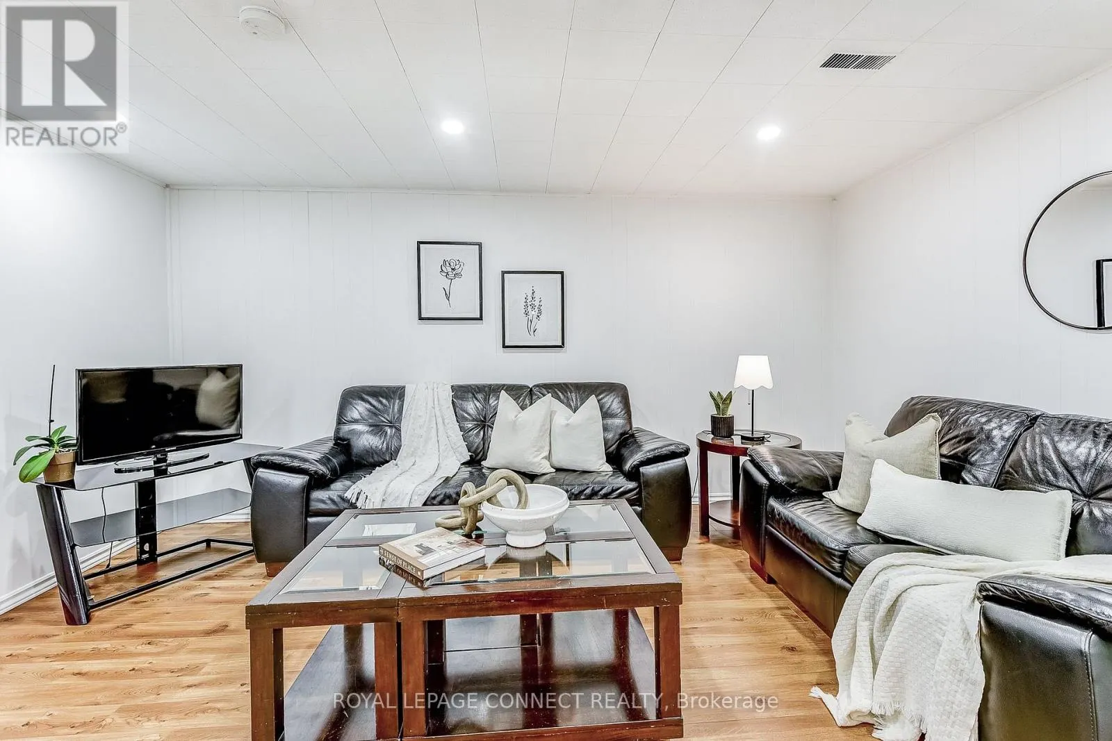 22 RAVINE PARK CRESCENT