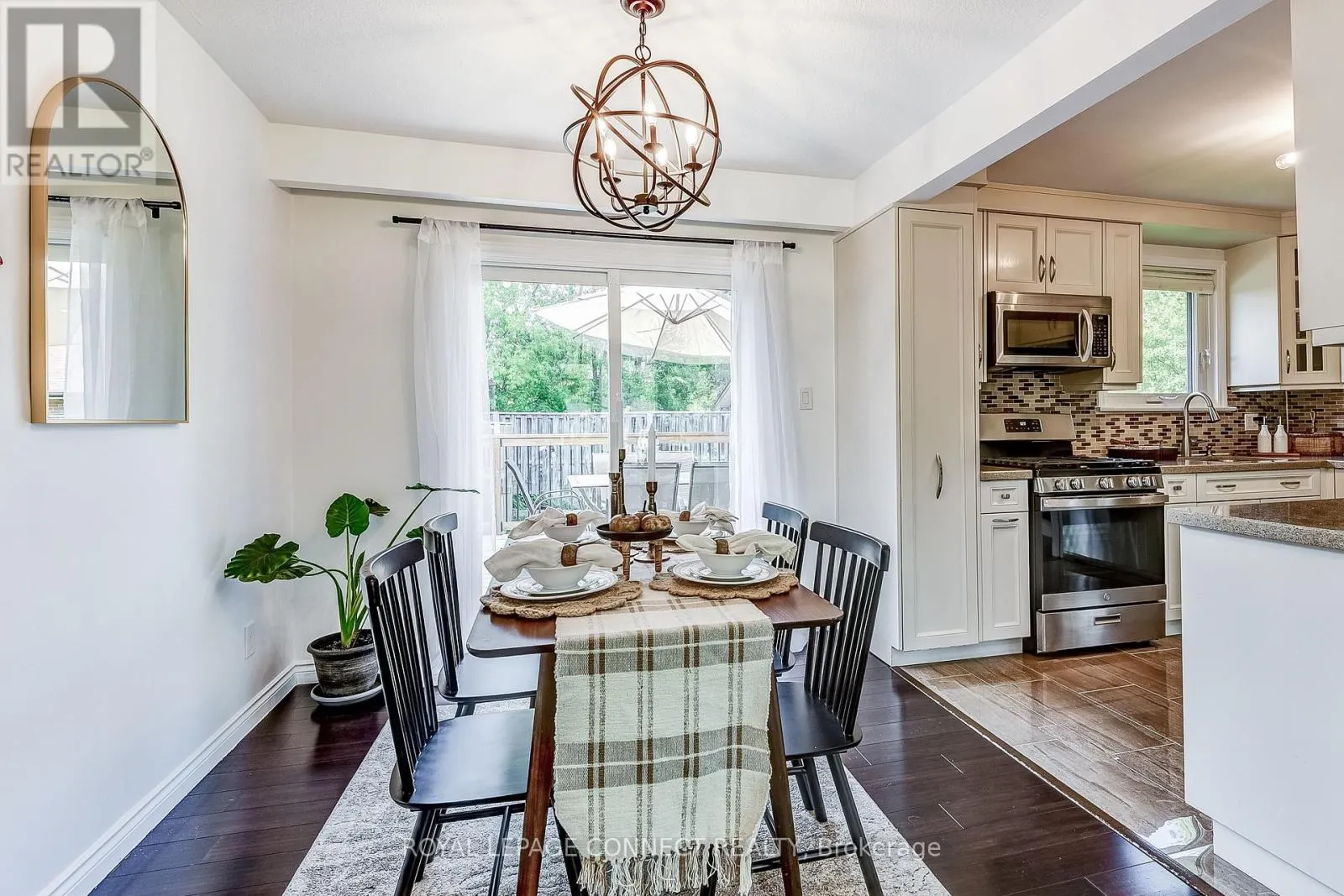 22 RAVINE PARK CRESCENT