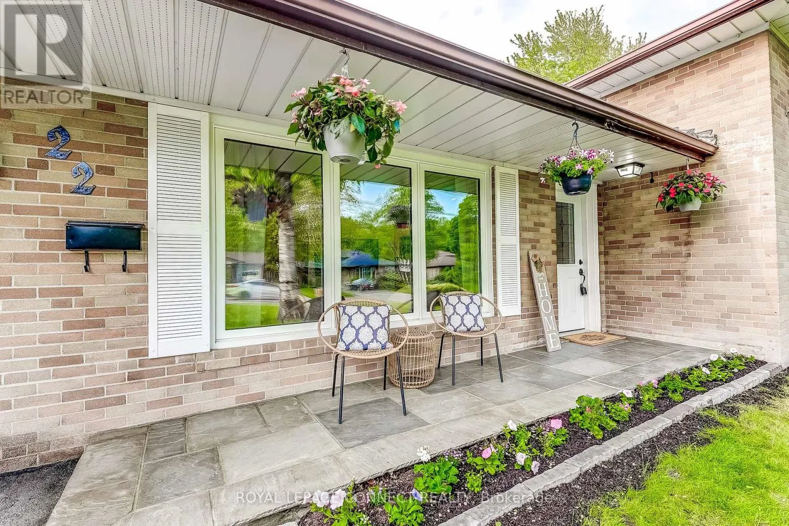 22 RAVINE PARK CRESCENT