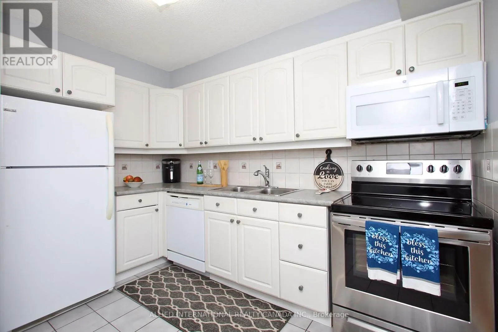 404 - 80 ATHOL STREET E