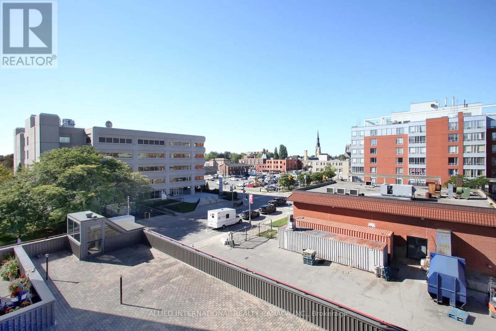 404 - 80 ATHOL STREET E