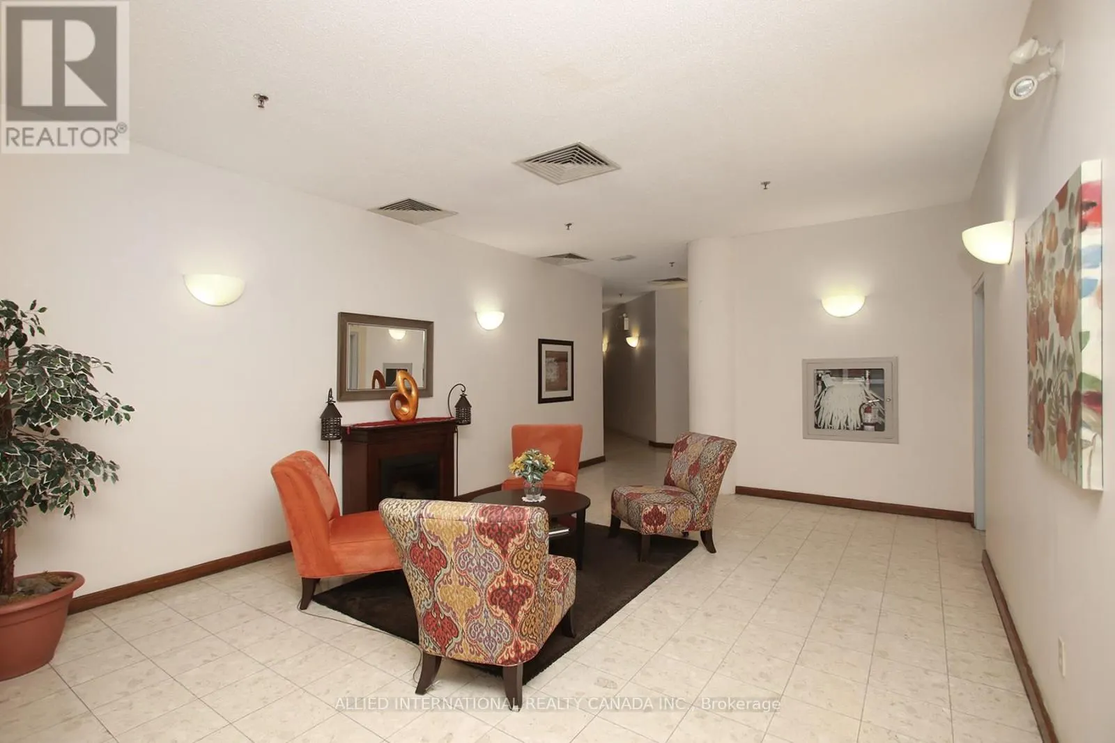 404 - 80 ATHOL STREET E