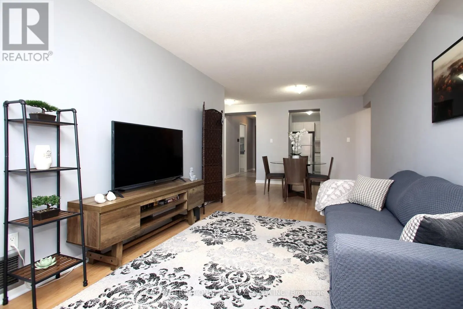 404 - 80 ATHOL STREET E