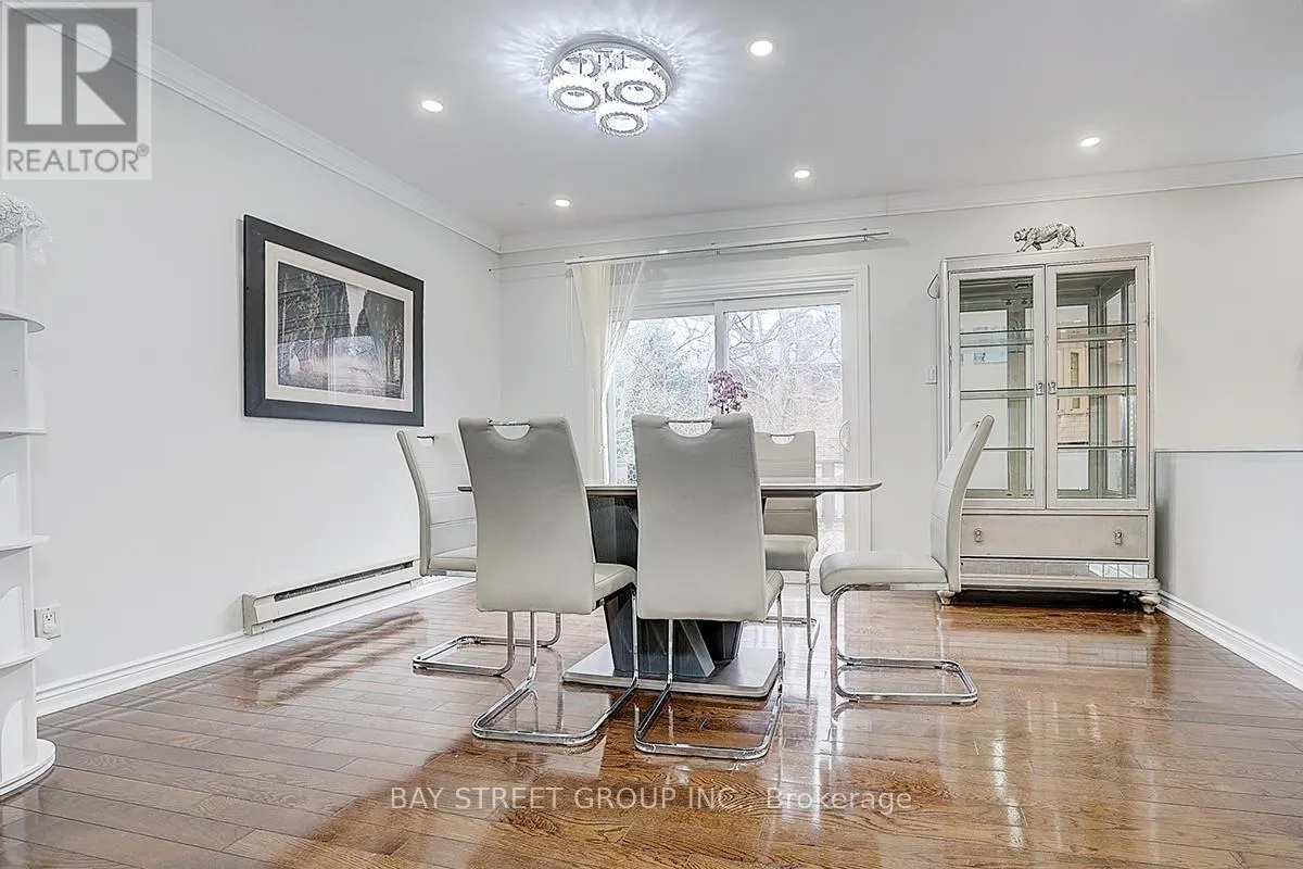 6 LARWOOD BOULEVARD