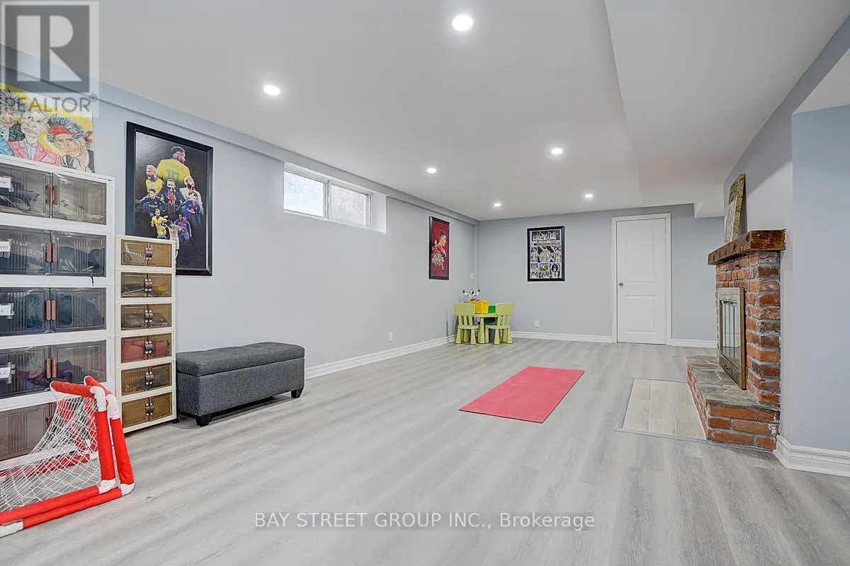 6 LARWOOD BOULEVARD