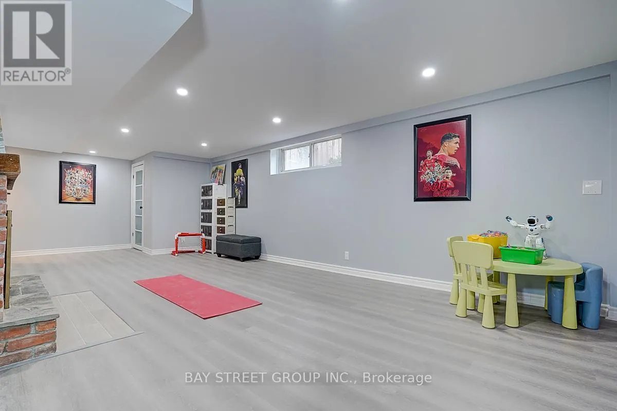 6 LARWOOD BOULEVARD