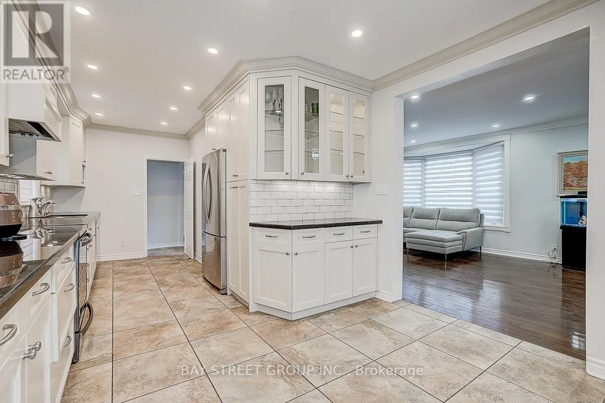 6 LARWOOD BOULEVARD