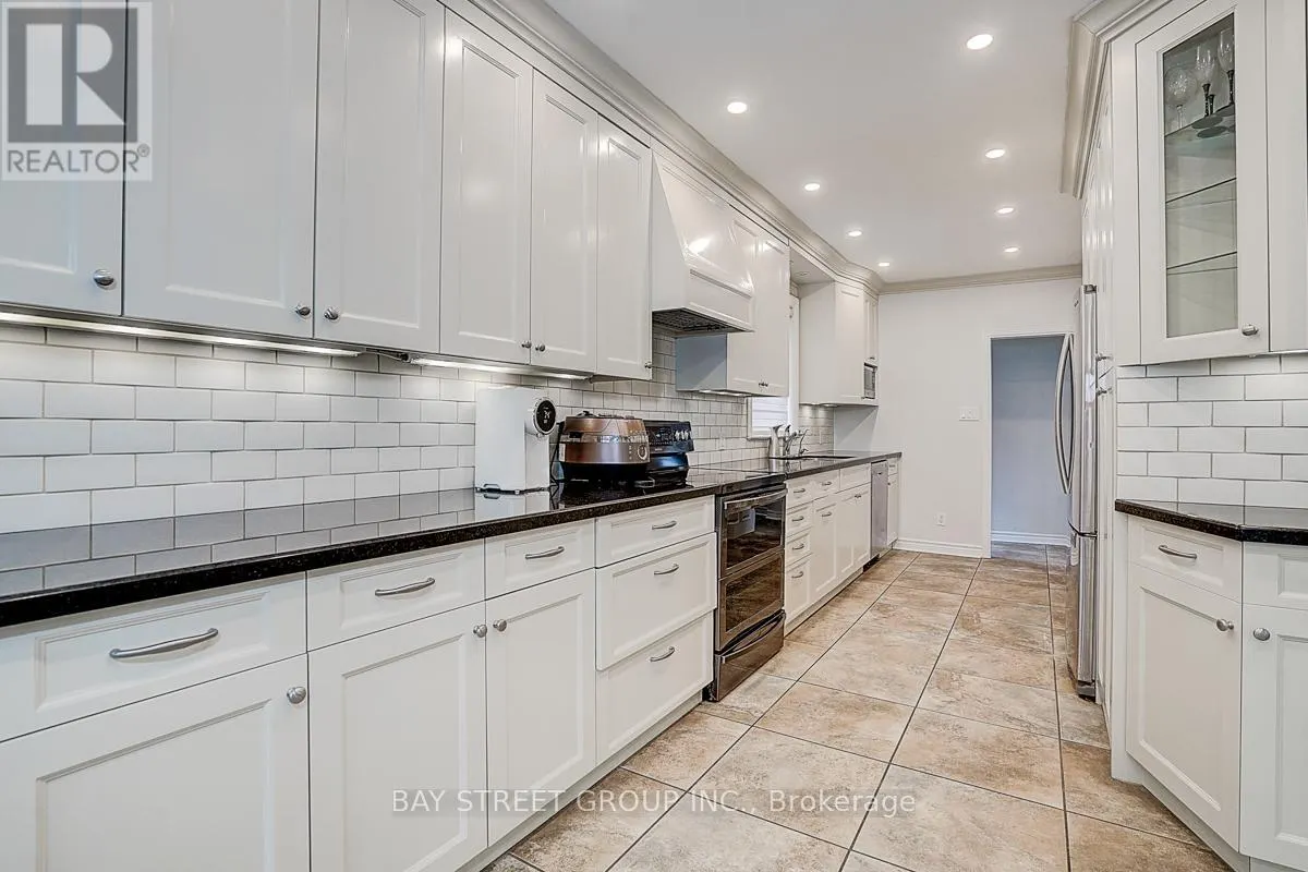 6 LARWOOD BOULEVARD