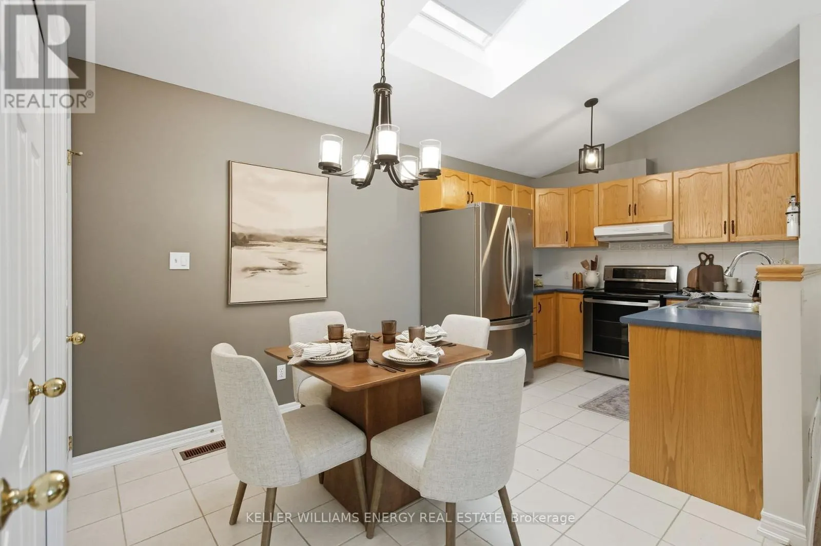 1 DAISEYFIELD AVENUE