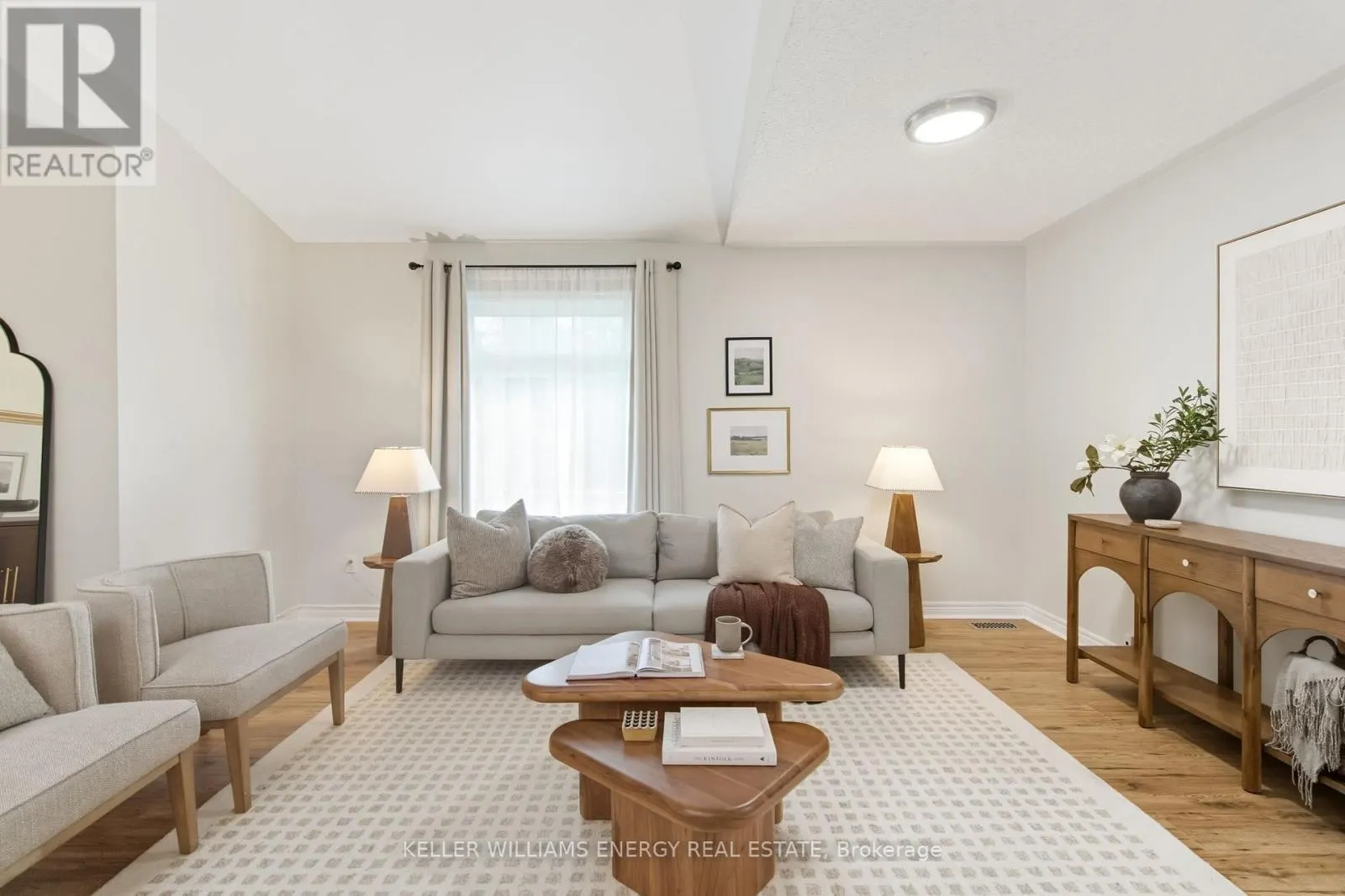 1 DAISEYFIELD AVENUE
