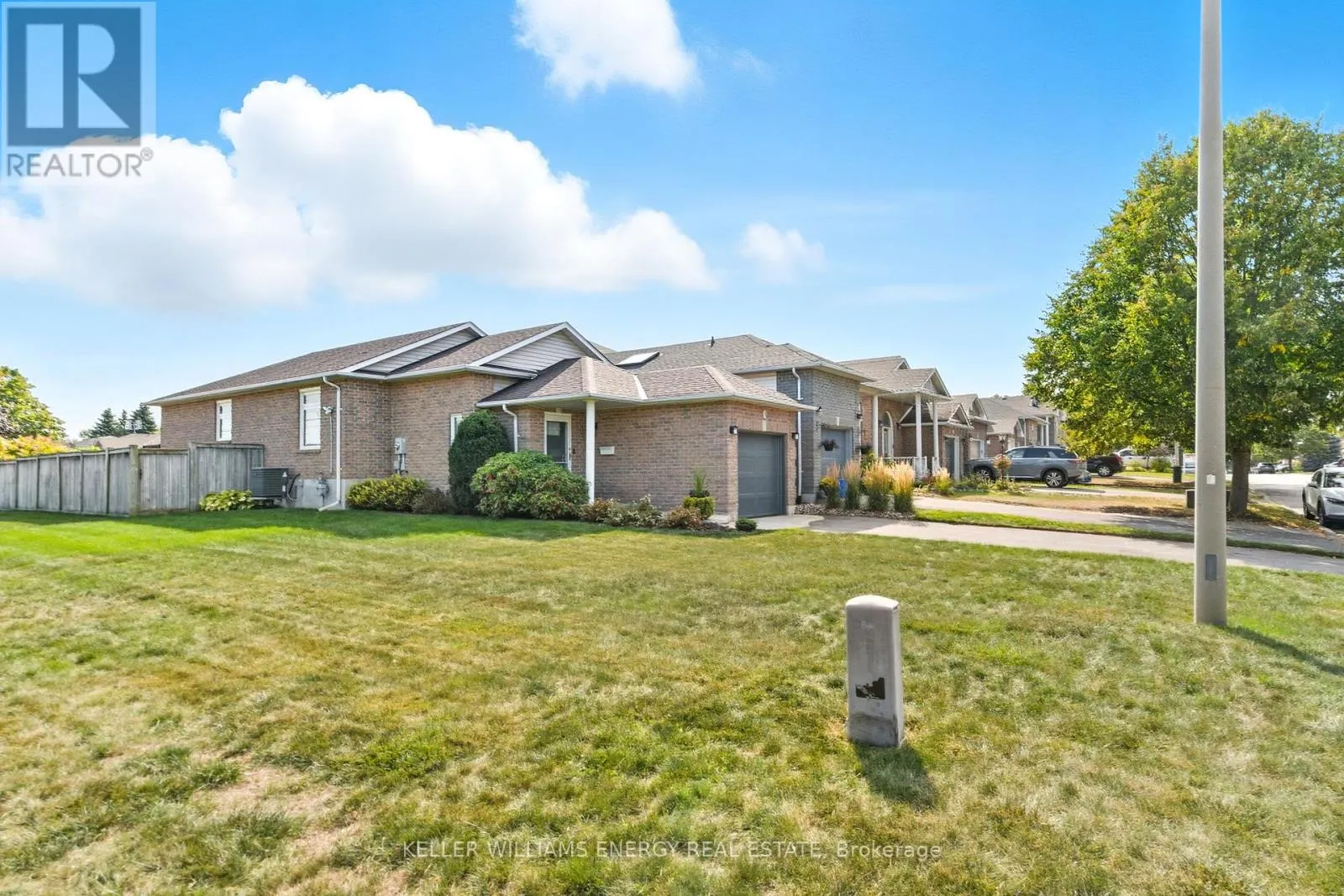 1 DAISEYFIELD AVENUE