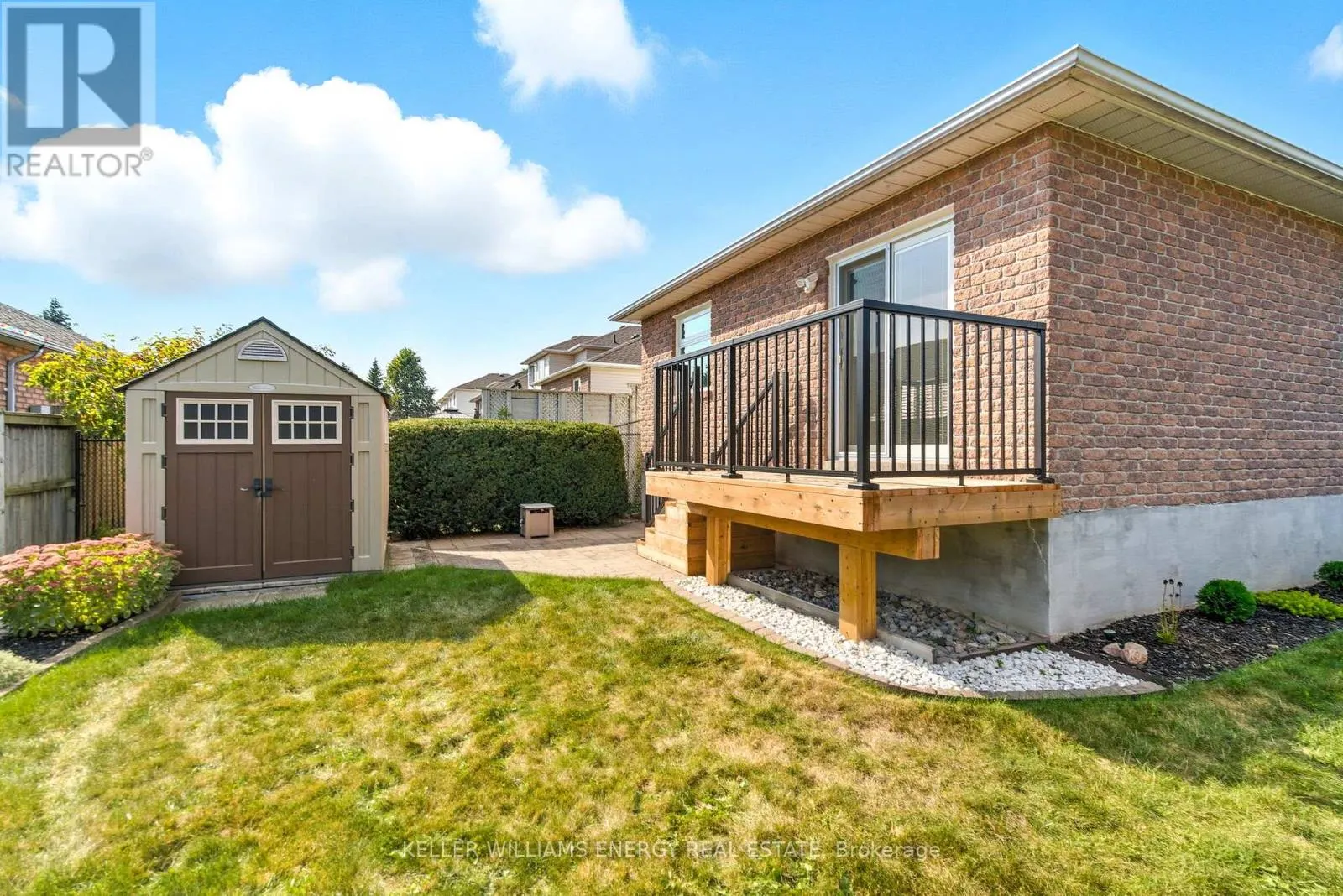 1 DAISEYFIELD AVENUE