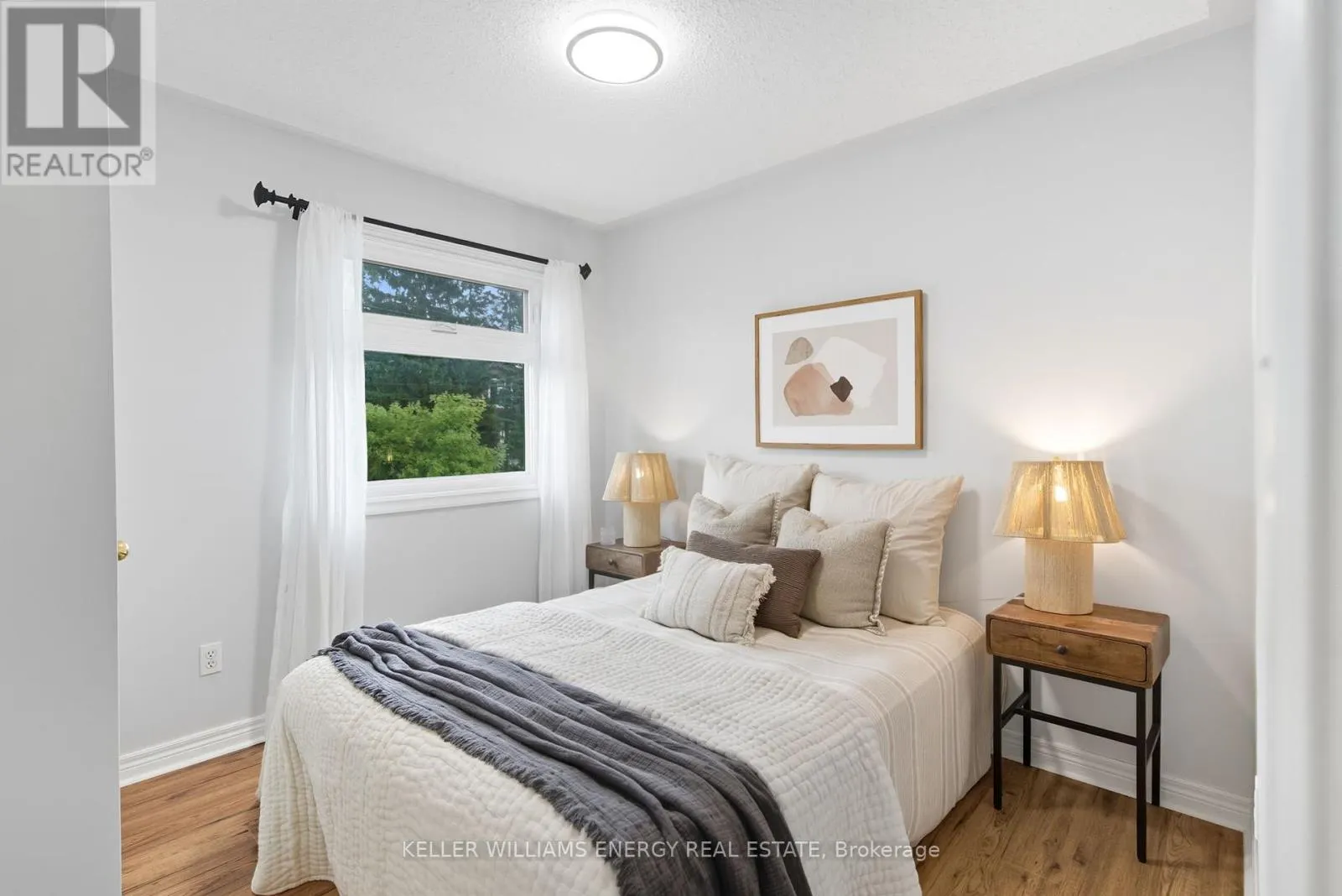 1 DAISEYFIELD AVENUE