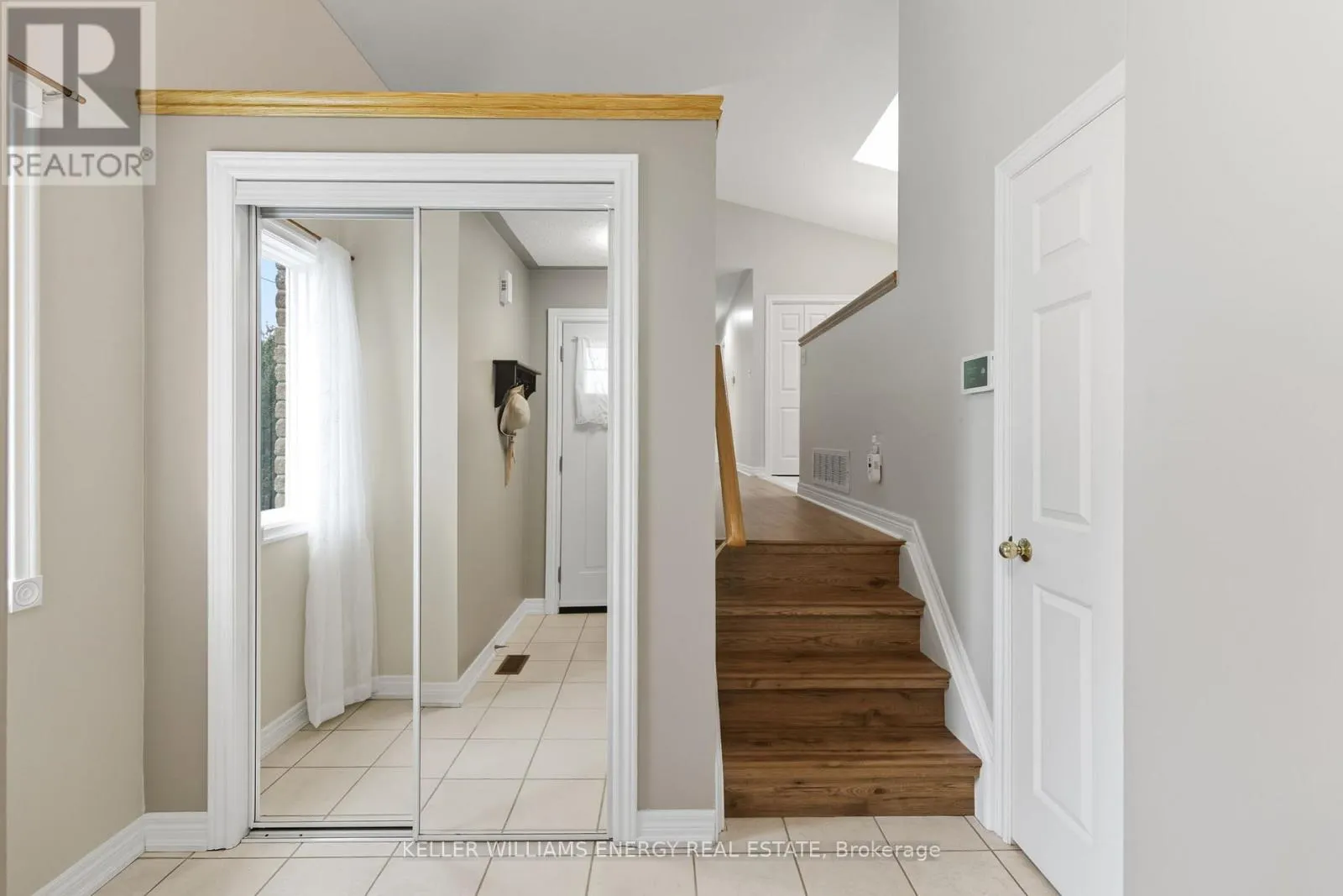 1 DAISEYFIELD AVENUE