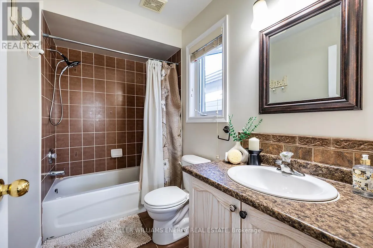 8 BAGNELL CRESCENT