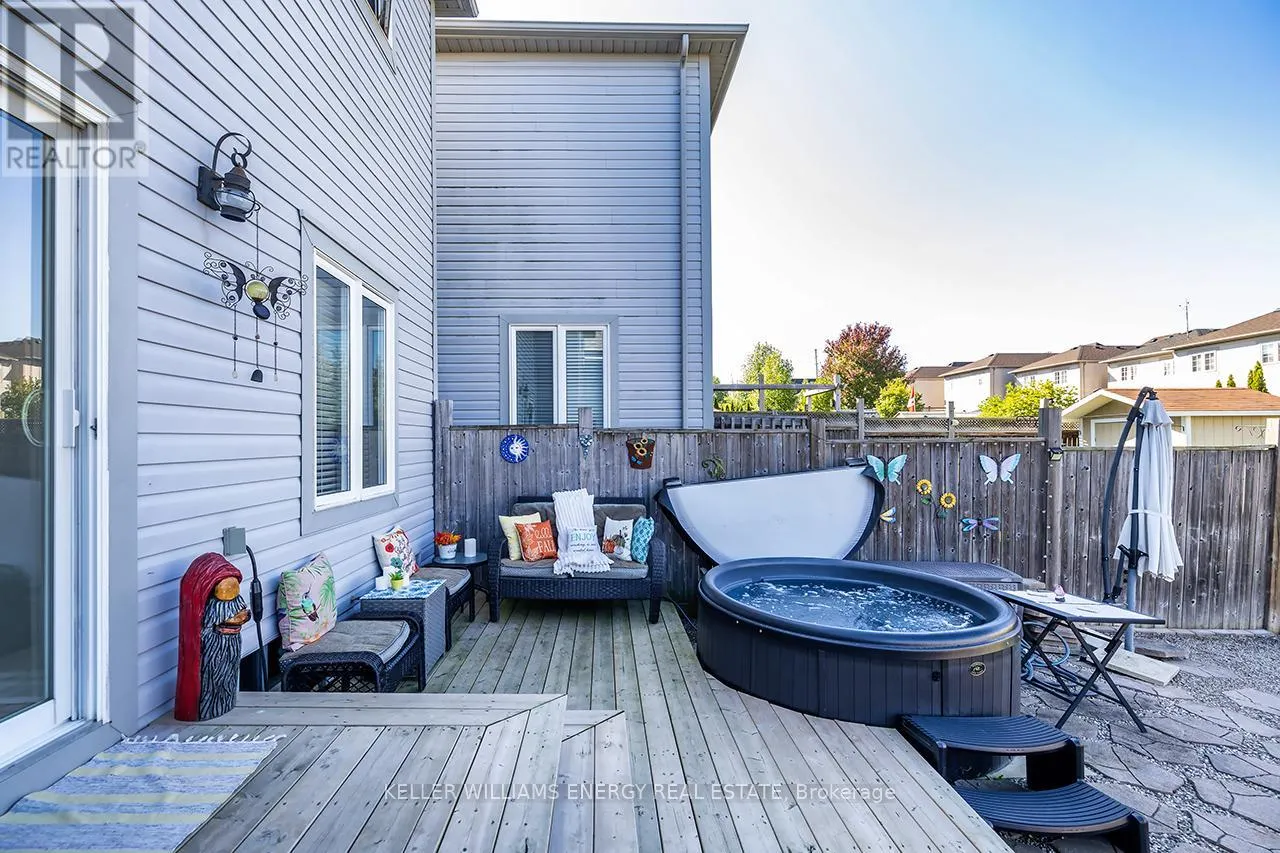8 BAGNELL CRESCENT