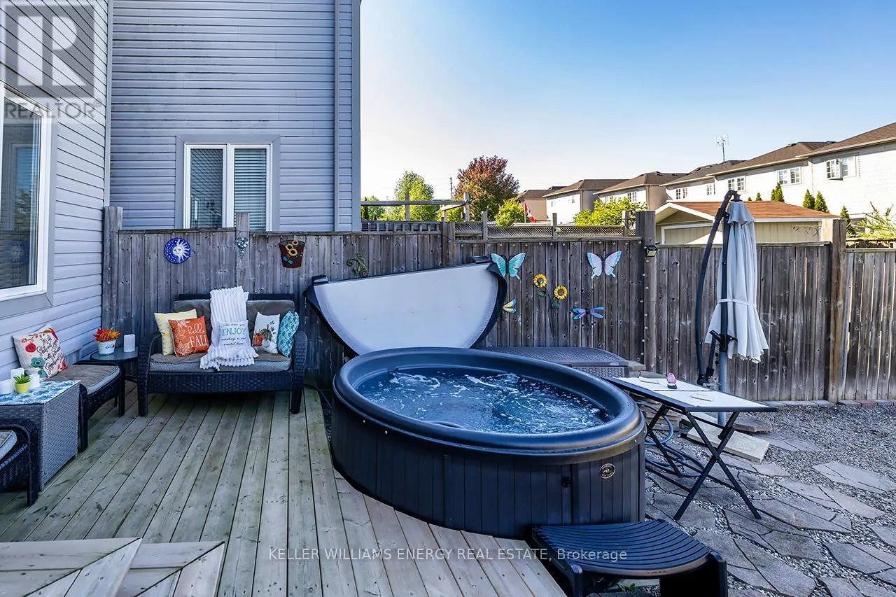 8 BAGNELL CRESCENT