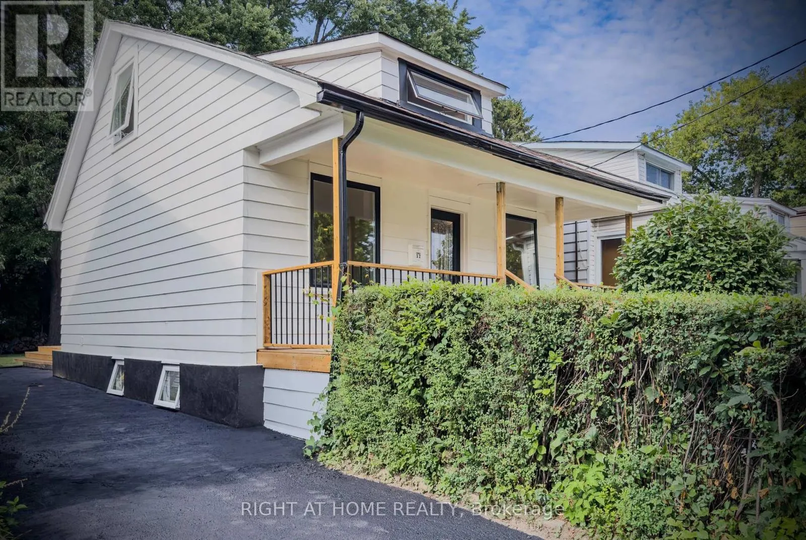 32 BRENTON STREET
