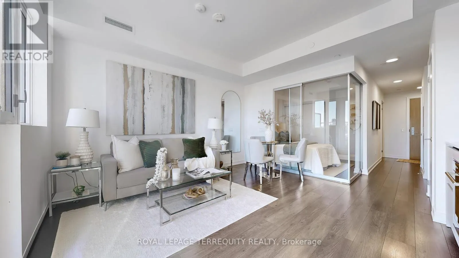447 - 150 LOGAN AVENUE